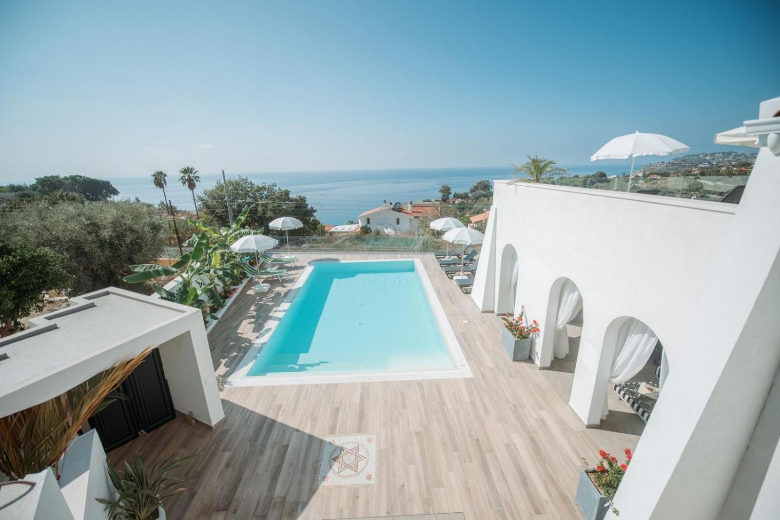 Enotria Villas - Villa Vittoria Luxury Coccorino Екстериор снимка