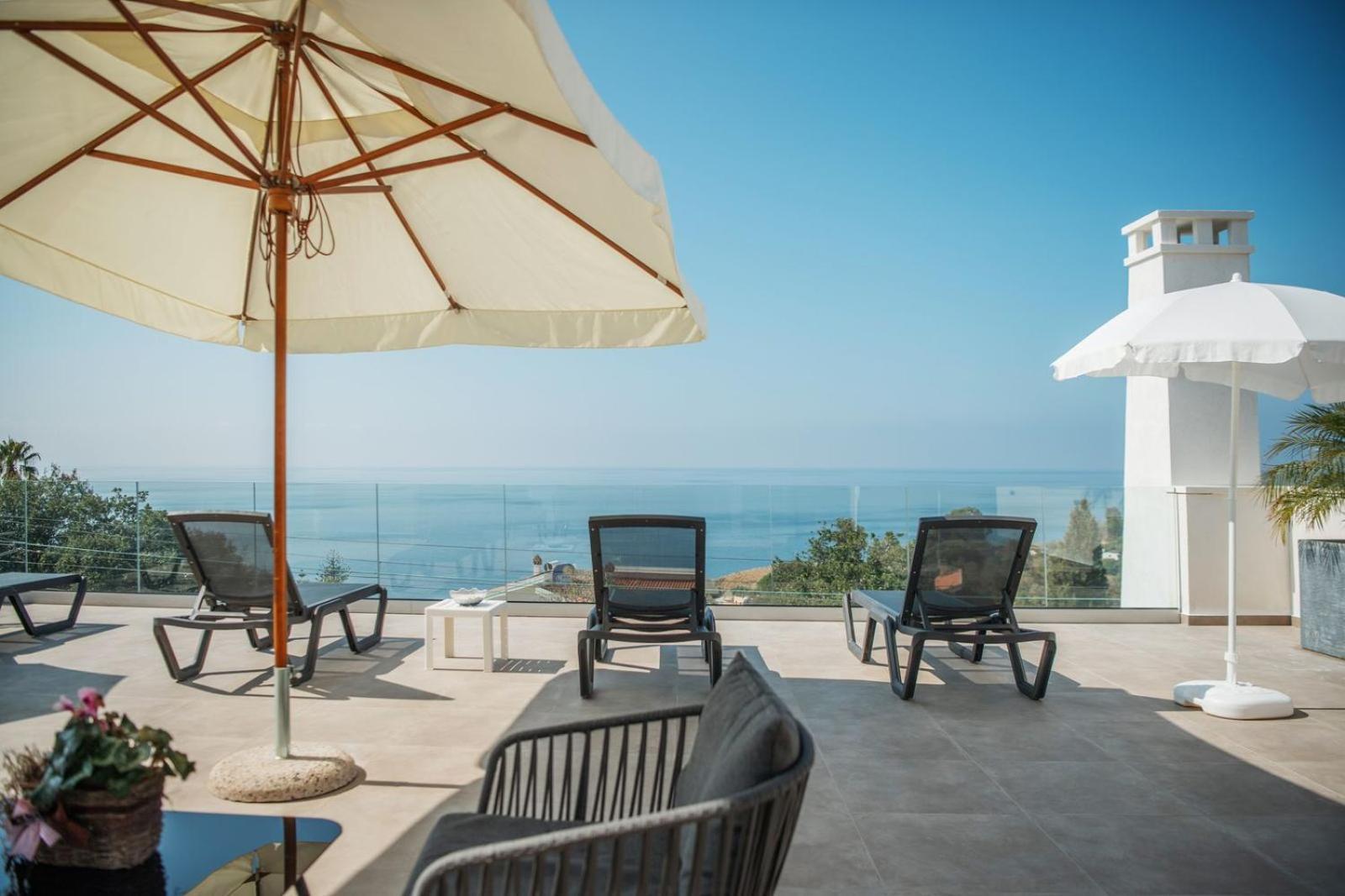 Enotria Villas - Villa Vittoria Luxury Coccorino Екстериор снимка