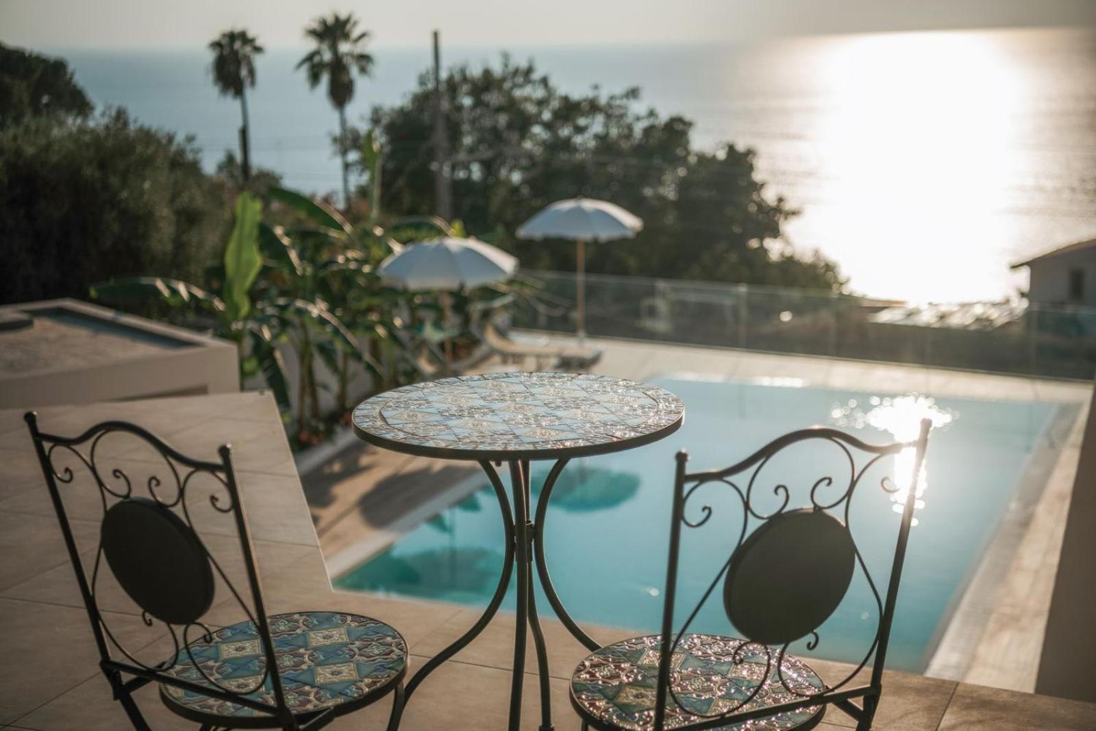 Enotria Villas - Villa Vittoria Luxury Coccorino Екстериор снимка