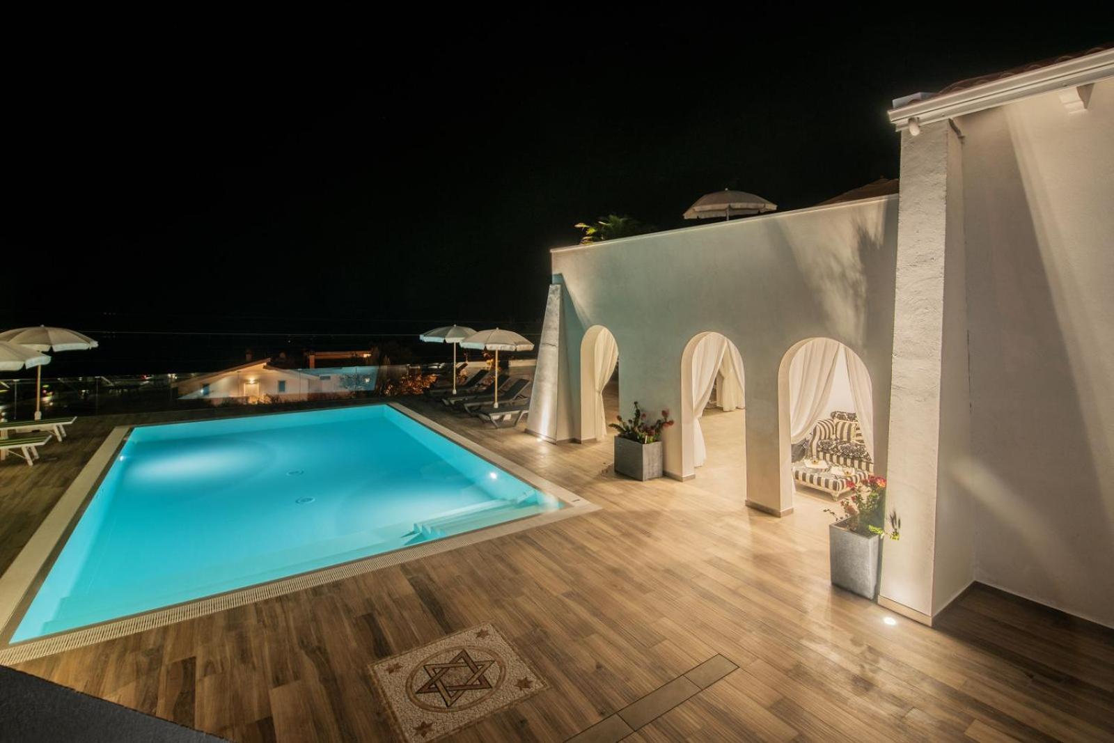 Enotria Villas - Villa Vittoria Luxury Coccorino Екстериор снимка