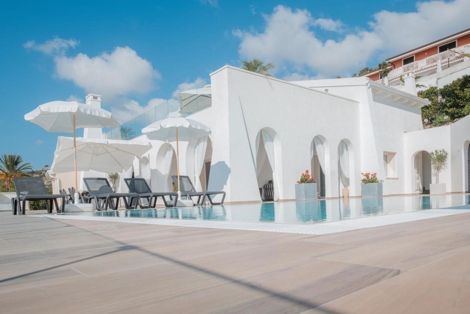 Enotria Villas - Villa Vittoria Luxury Coccorino Екстериор снимка